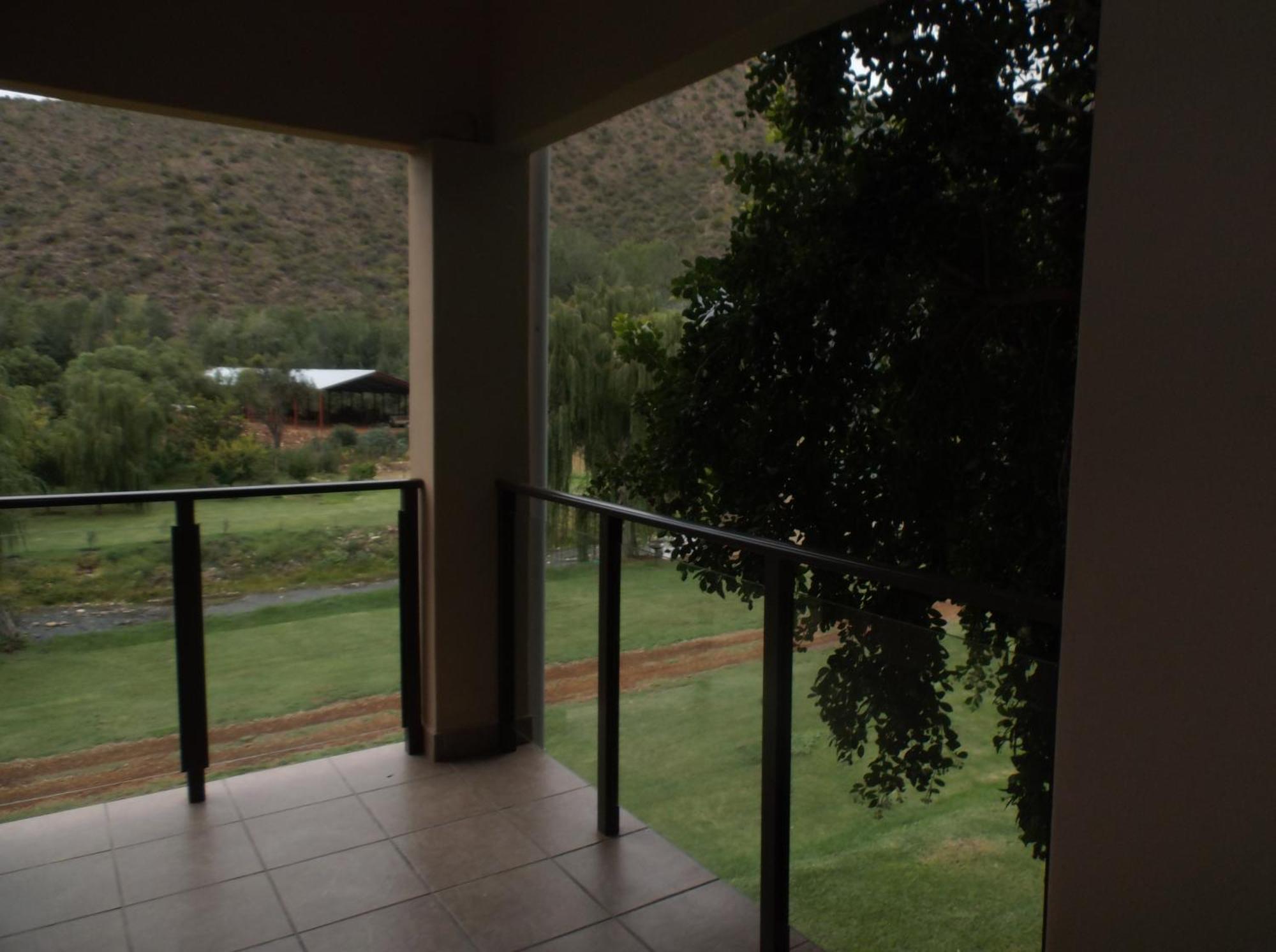 Old Mill Lodge, Seasonal Working Ostrich Farm & Restaurant, Oudtshoorn Bilik gambar
