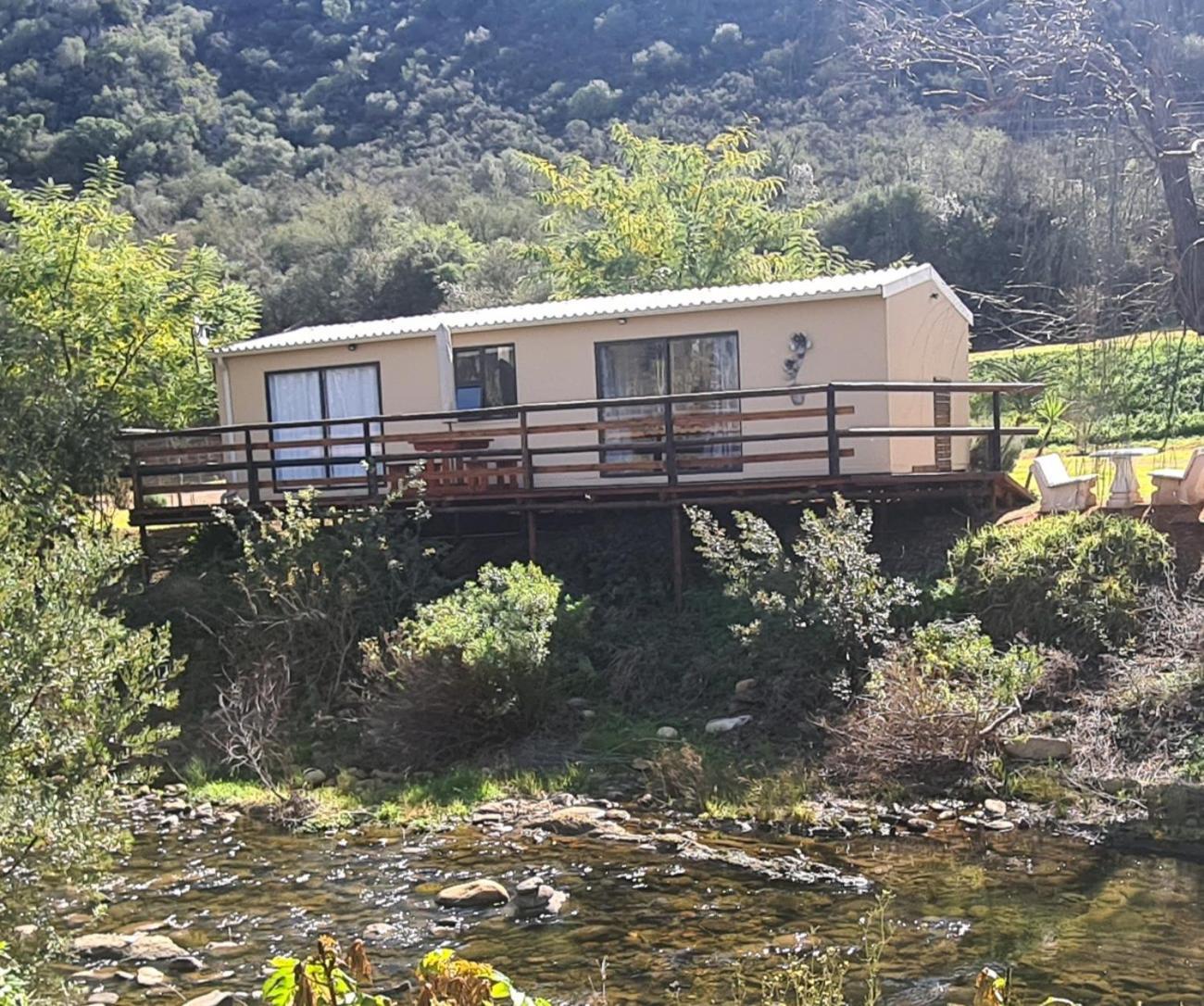 Old Mill Lodge, Seasonal Working Ostrich Farm & Restaurant, Oudtshoorn Bilik gambar