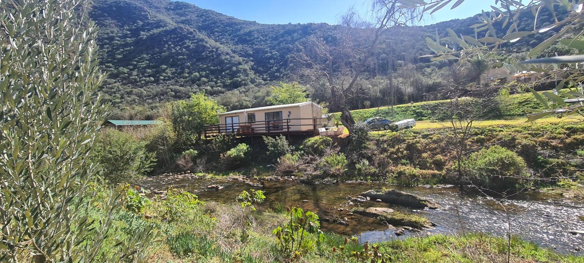 Old Mill Lodge, Seasonal Working Ostrich Farm & Restaurant, Oudtshoorn Bilik gambar