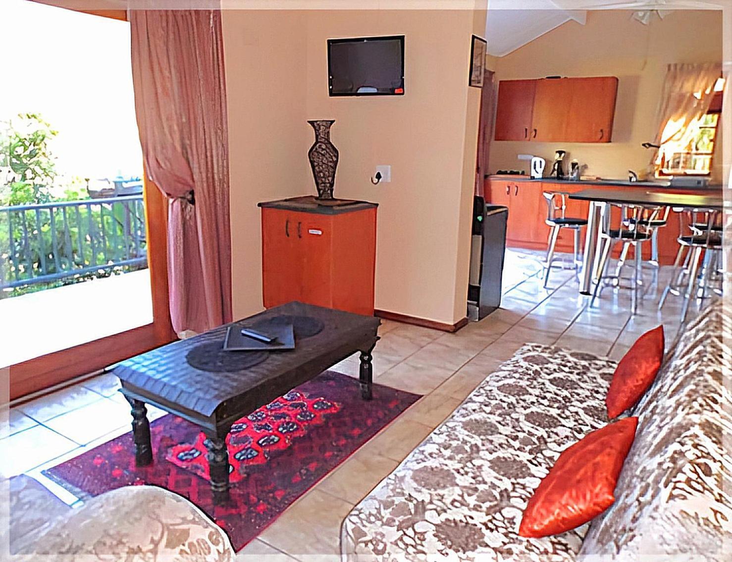 Old Mill Lodge, Seasonal Working Ostrich Farm & Restaurant, Oudtshoorn Bilik gambar