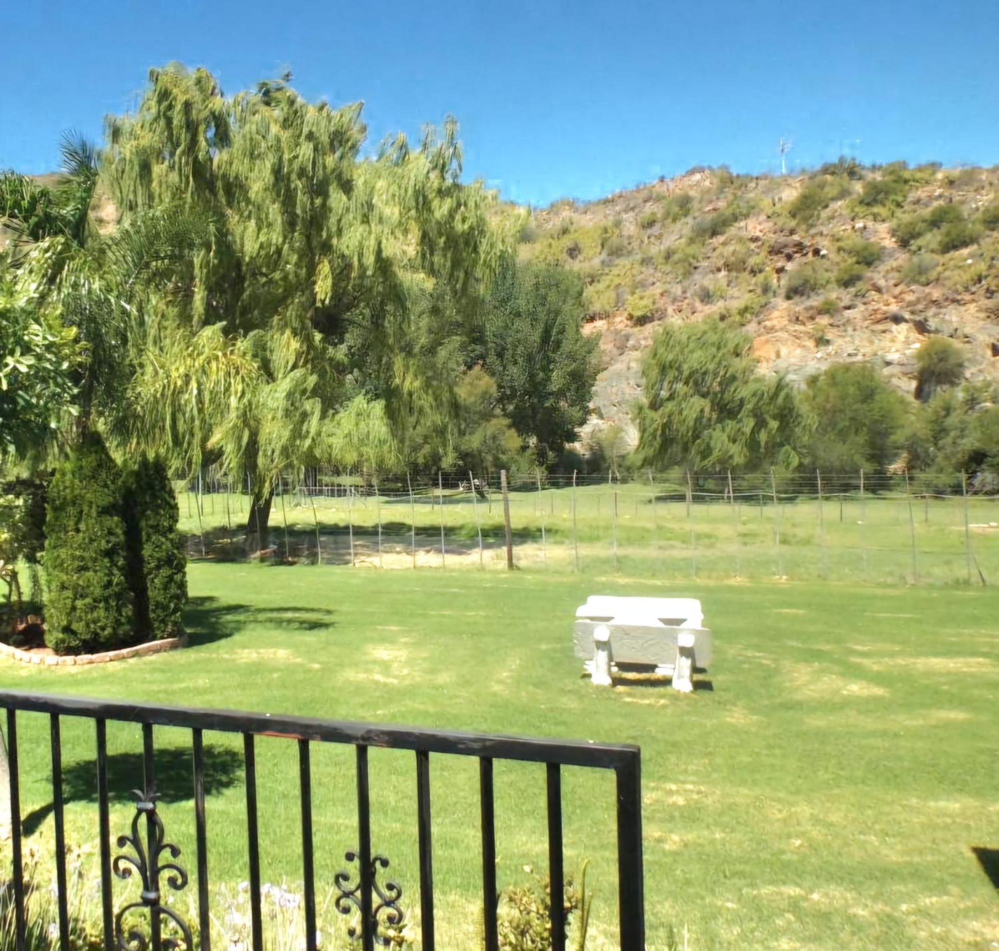 Old Mill Lodge, Seasonal Working Ostrich Farm & Restaurant, Oudtshoorn Bilik gambar